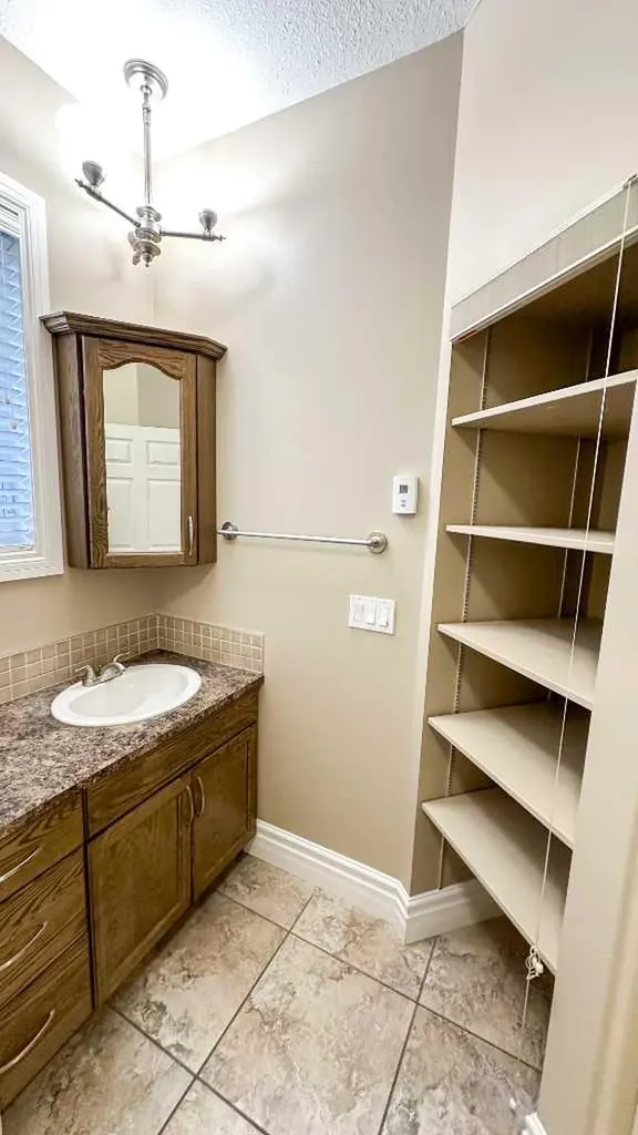 603 5 Street SW Sundre AB T0M1X0