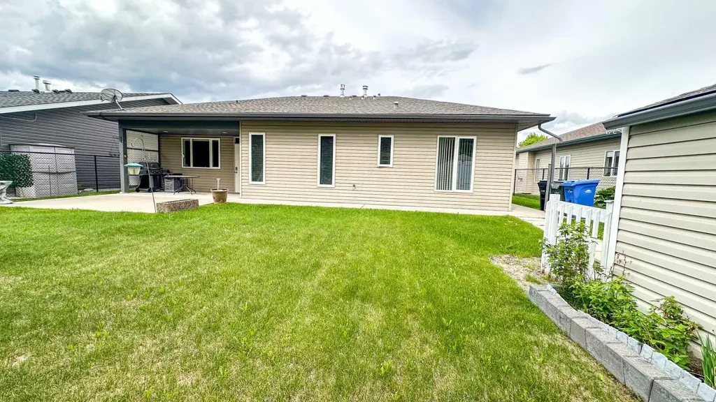 603 5 Street SW Sundre AB T0M1X0