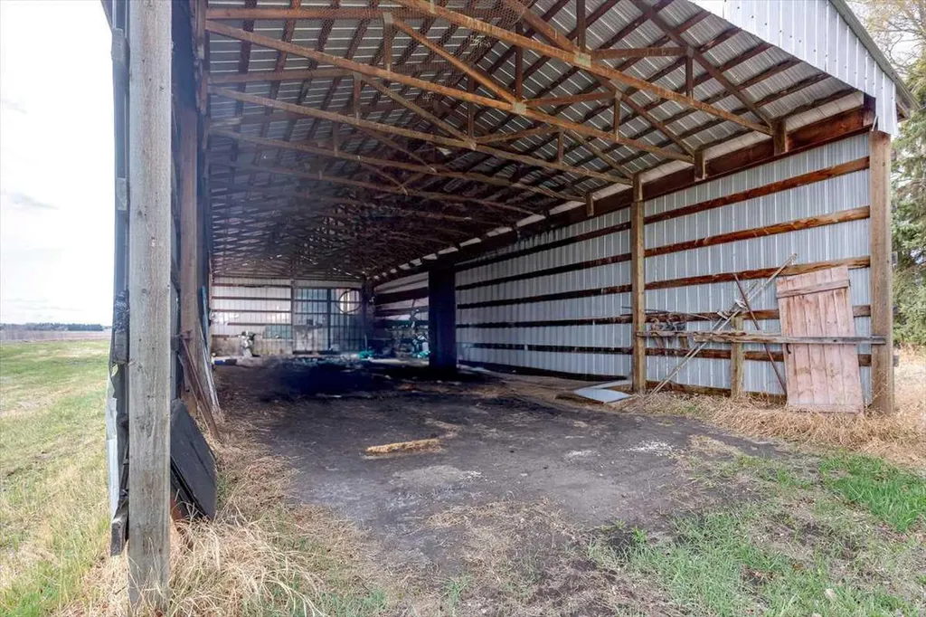 25408 Highway 597 Rural Lacombe County AB T4L 2N2