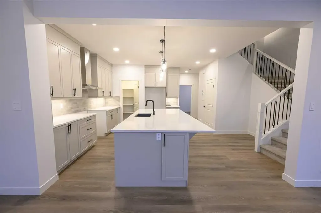 8702 128 Avenue Grande Prairie AB T8X 0X7