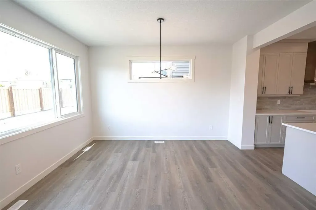 8702 128 Avenue Grande Prairie AB T8X 0X7