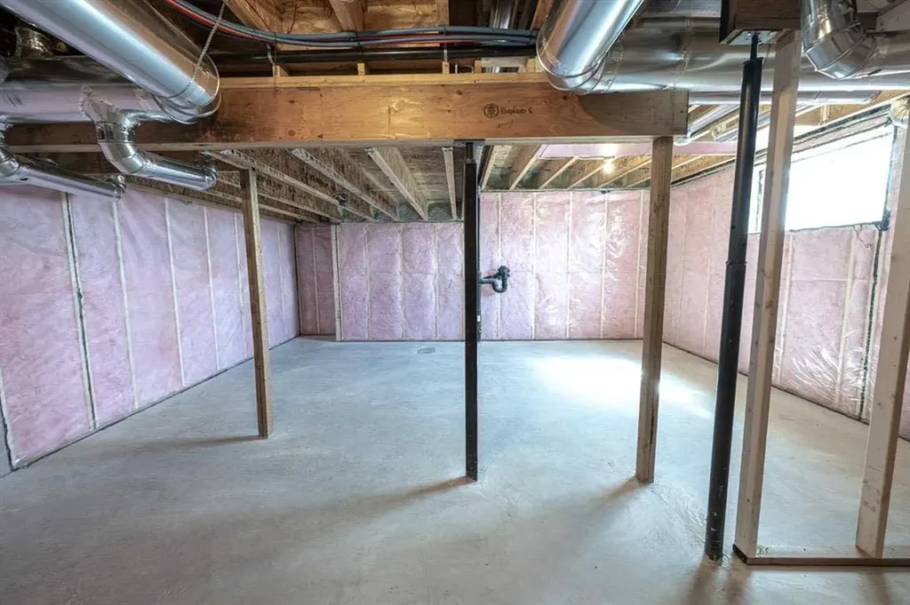 8702 128 Avenue Grande Prairie AB T8X 0X7