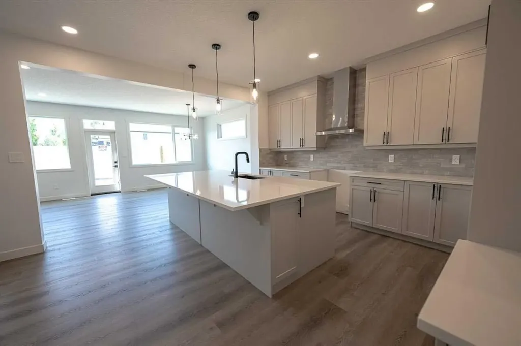 8702 128 Avenue Grande Prairie AB T8X 0X7