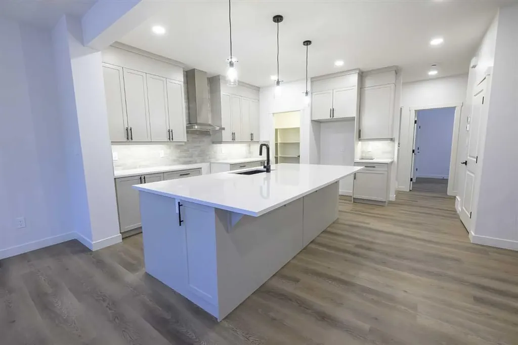 8702 128 Avenue Grande Prairie AB T8X 0X7