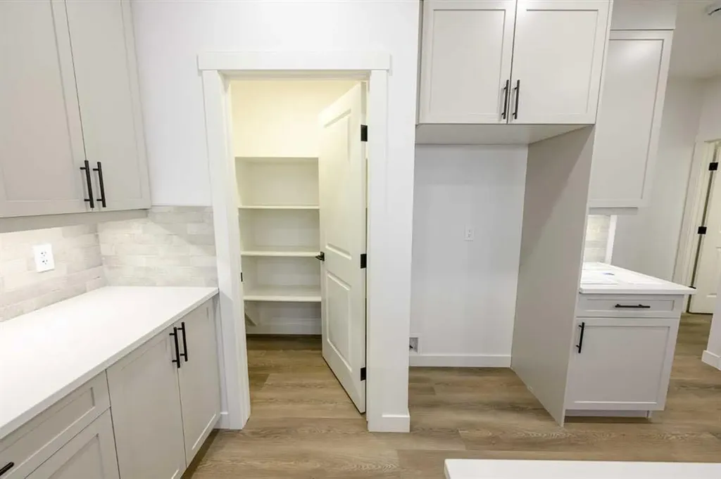 8702 128 Avenue Grande Prairie AB T8X 0X7