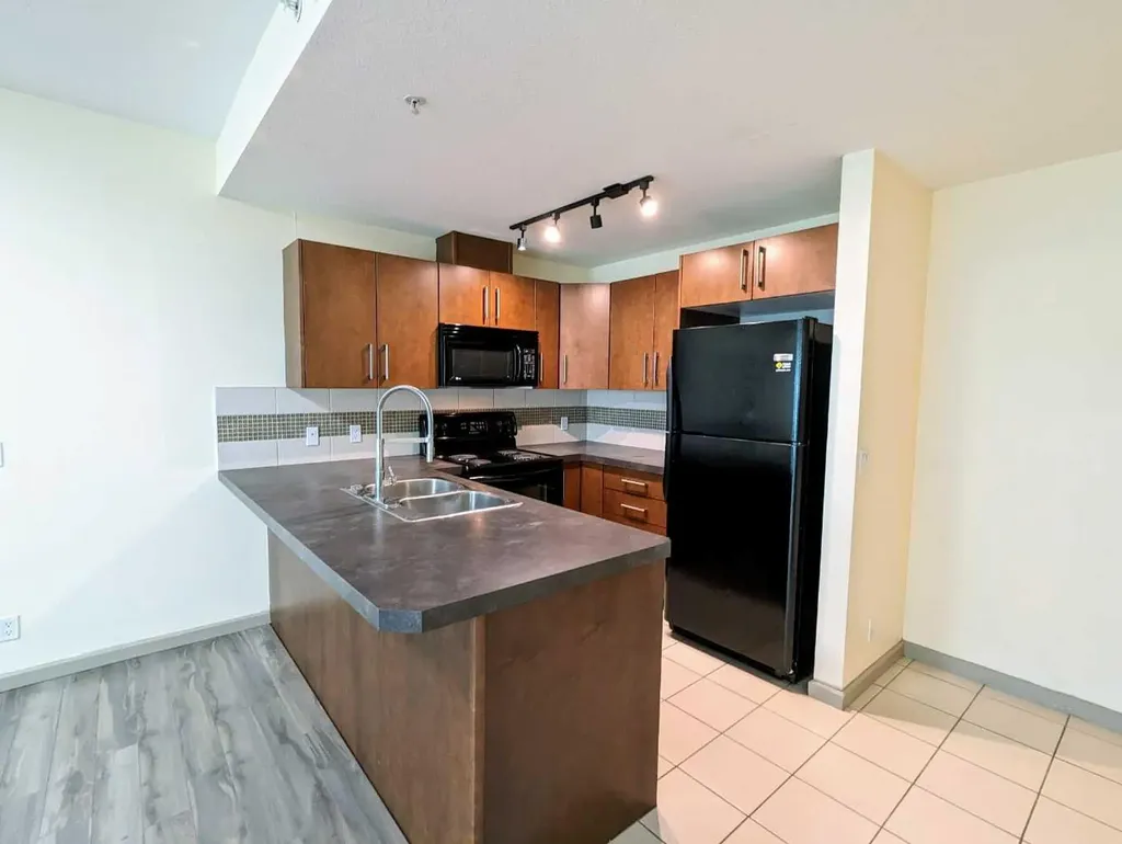 210 15 Avenue SE Calgary AB T2G 0B5