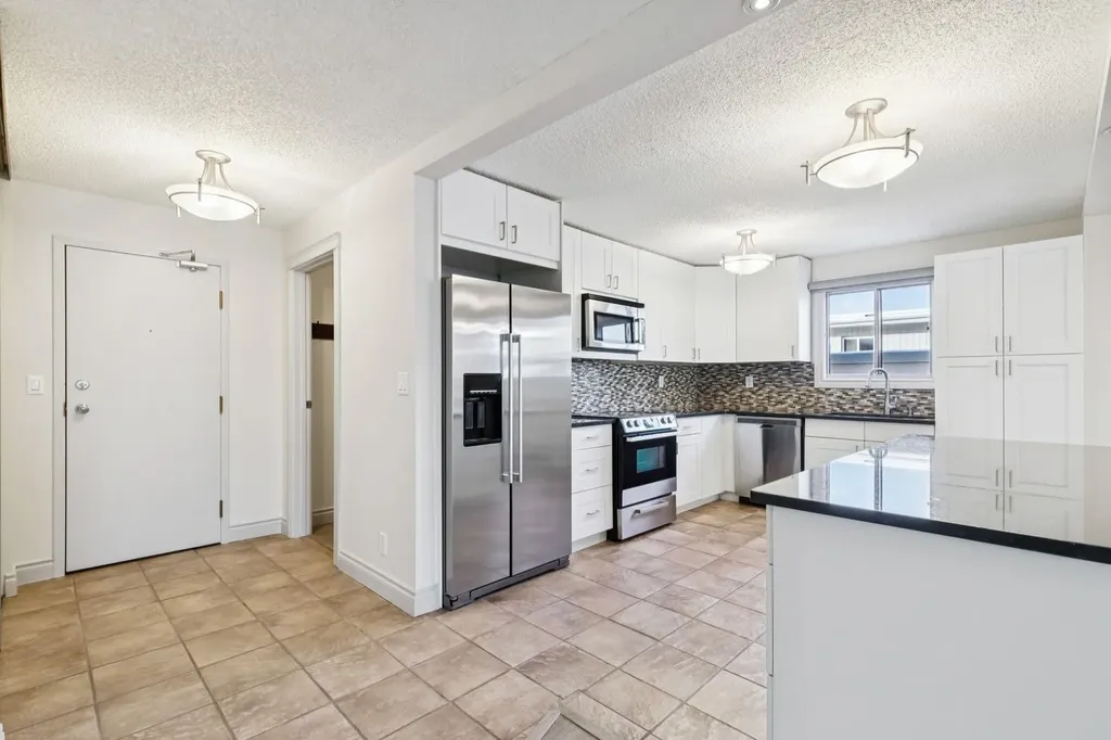 1607 26 Avenue SW Calgary AB T2T 1C7