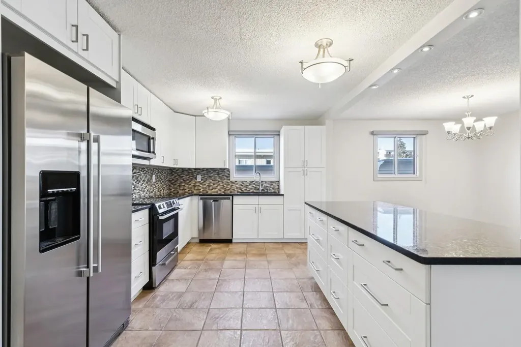 1607 26 Avenue SW Calgary AB T2T 1C7