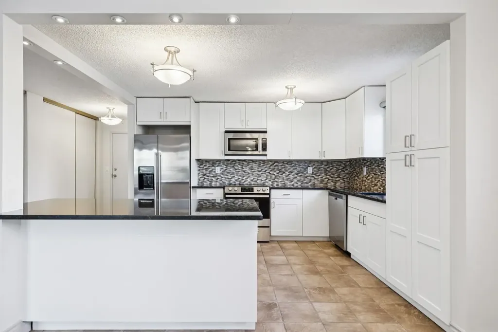 1607 26 Avenue SW Calgary AB T2T 1C7