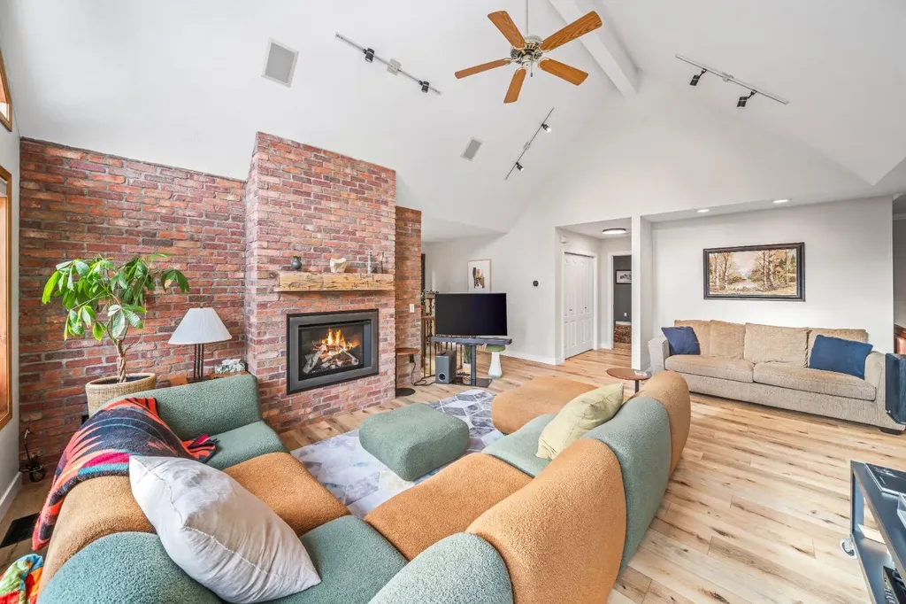 108 Lougheed Circle Banff AB T1L 1B4