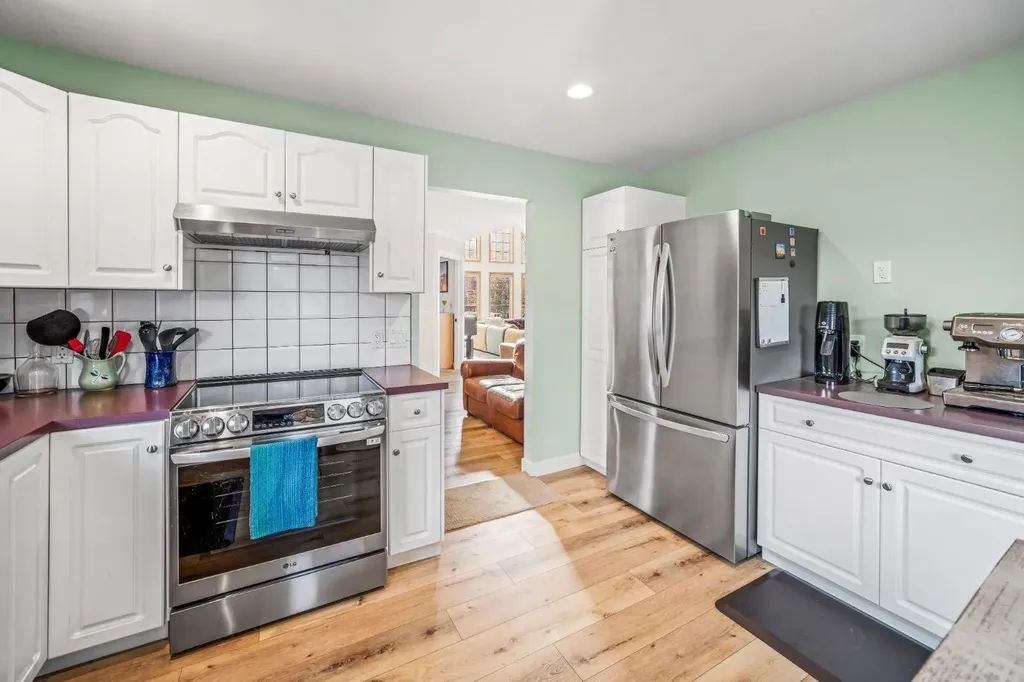 108 Lougheed Circle Banff AB T1L 1B4