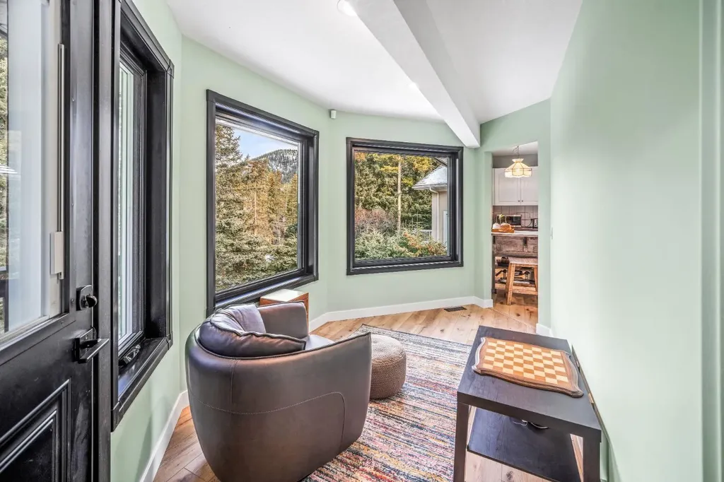 108 Lougheed Circle Banff AB T1L 1B4