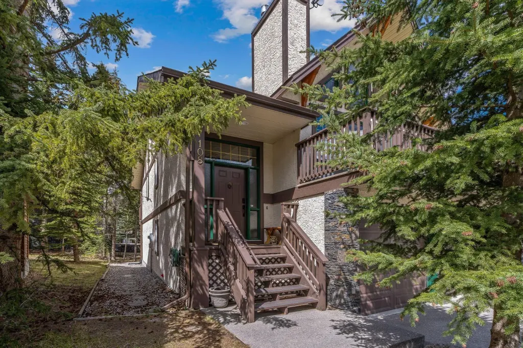 108 Lougheed Circle Banff AB T1L 1B4