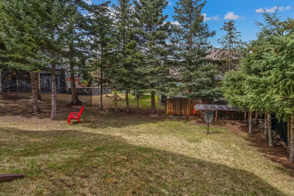 108 Lougheed Circle Banff AB T1L 1B4