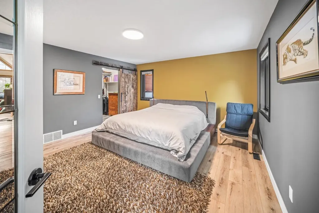 108 Lougheed Circle Banff AB T1L 1B4