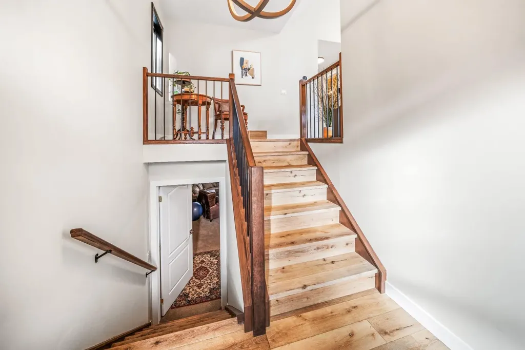 108 Lougheed Circle Banff AB T1L 1B4