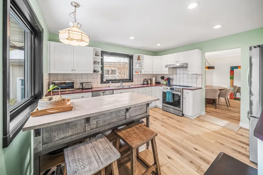 108 Lougheed Circle Banff AB T1L 1B4