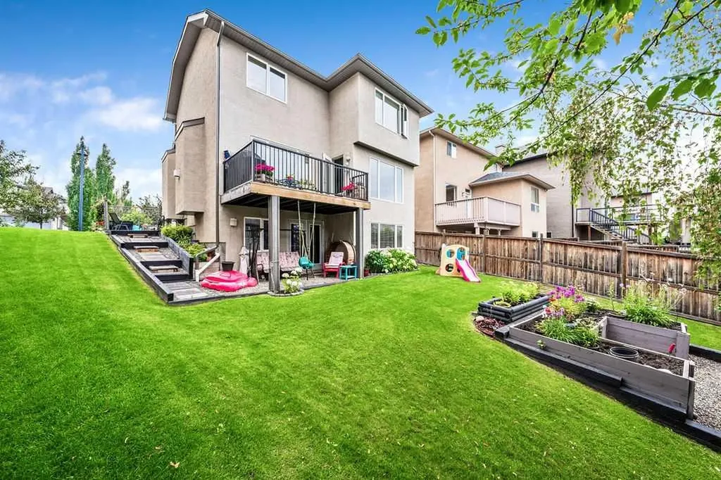 20 Sherwood Rise NW Calgary AB T3R 1P3