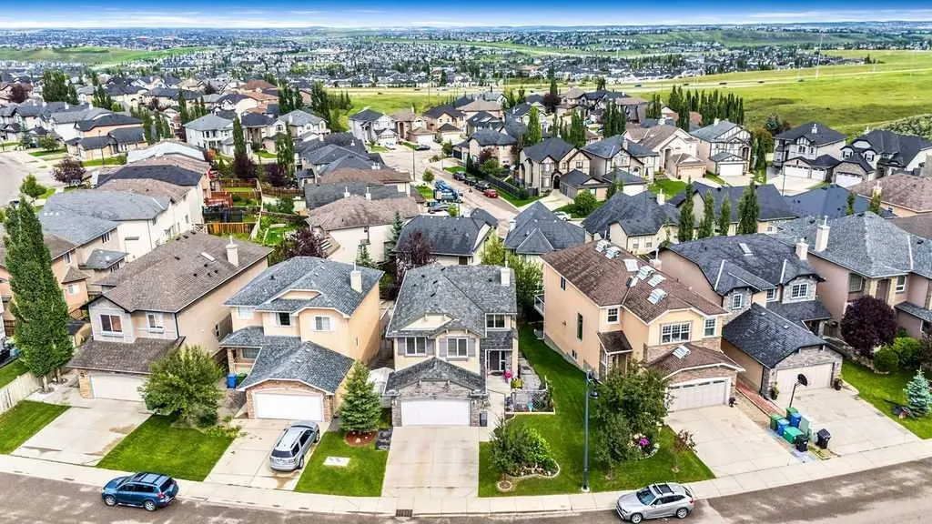20 Sherwood Rise NW Calgary AB T3R 1P3