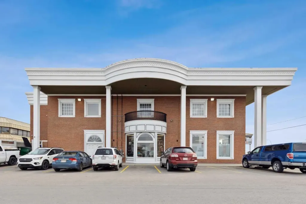 67 Glenbrook Place SW Calgary AB T3E6W4
