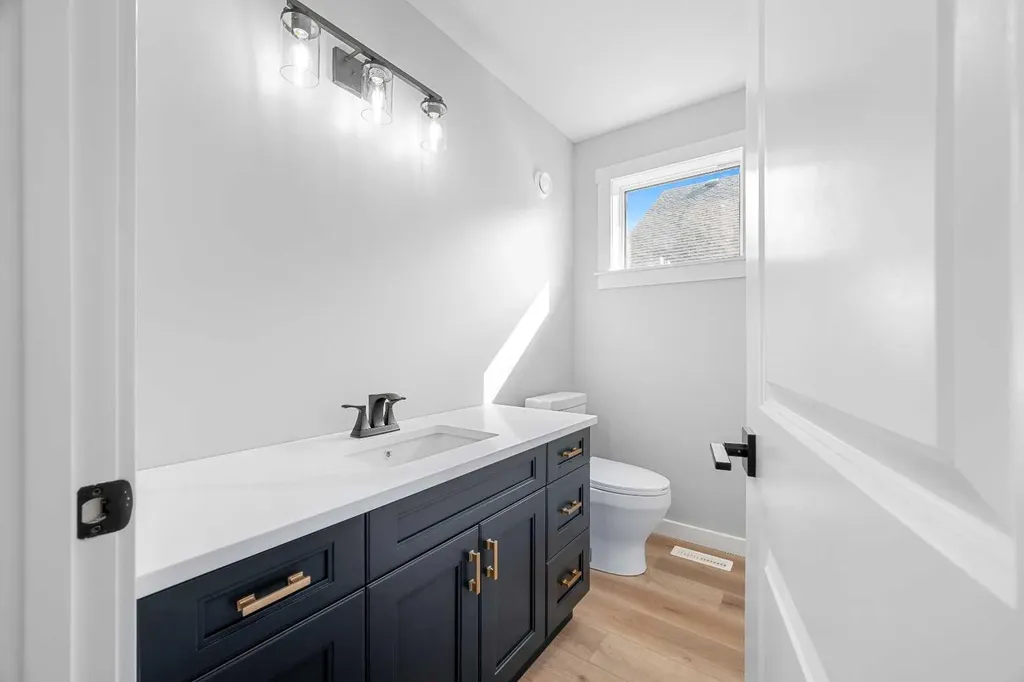 1812 63 Avenue Lloydminster AB T9V 3P6