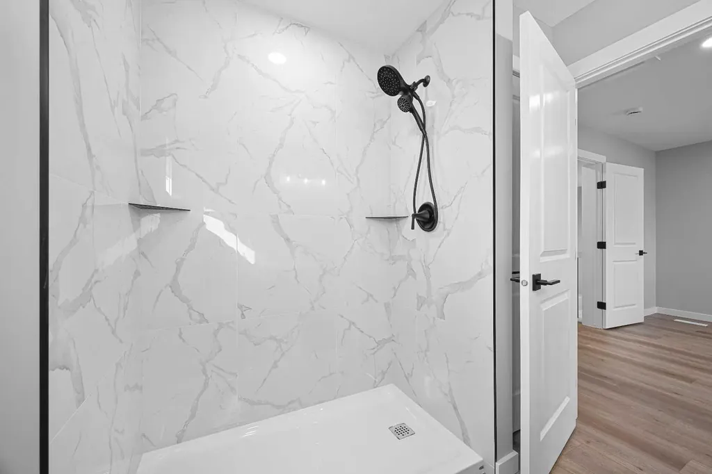 1812 63 Avenue Lloydminster AB T9V 3P6