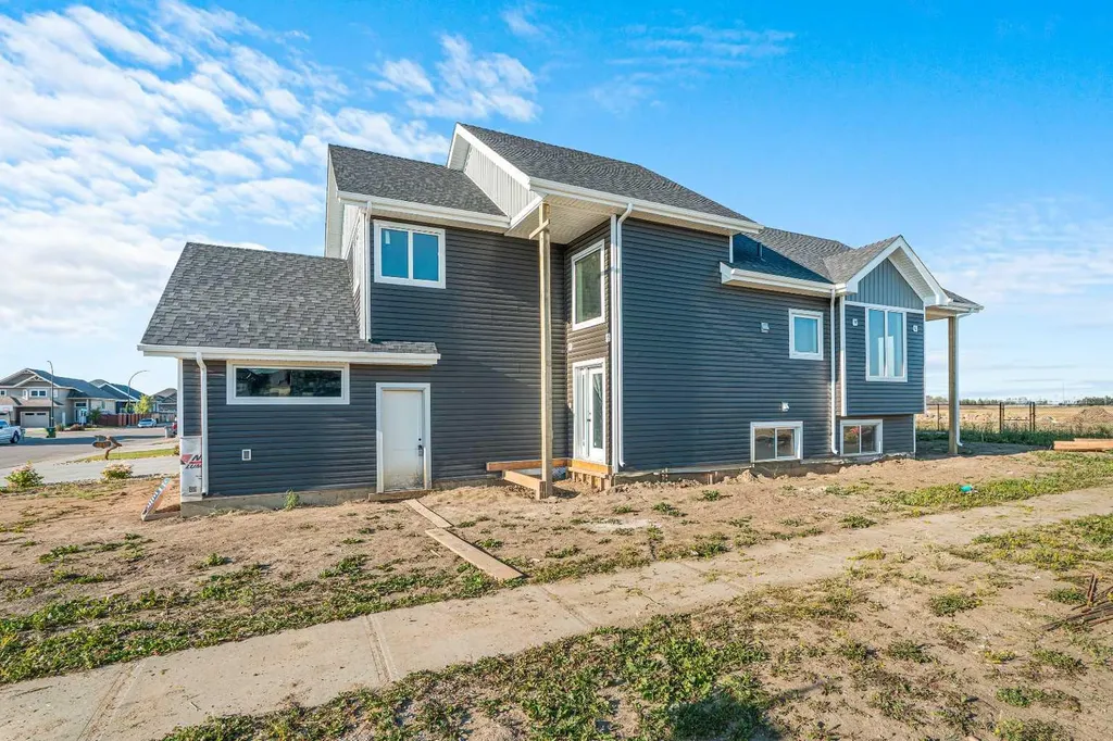 1812 63 Avenue Lloydminster AB T9V 3P6