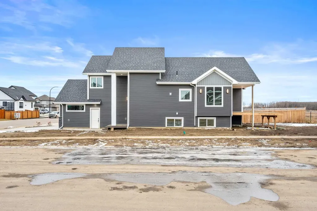 1812 63 Avenue Lloydminster AB T9V 3P6