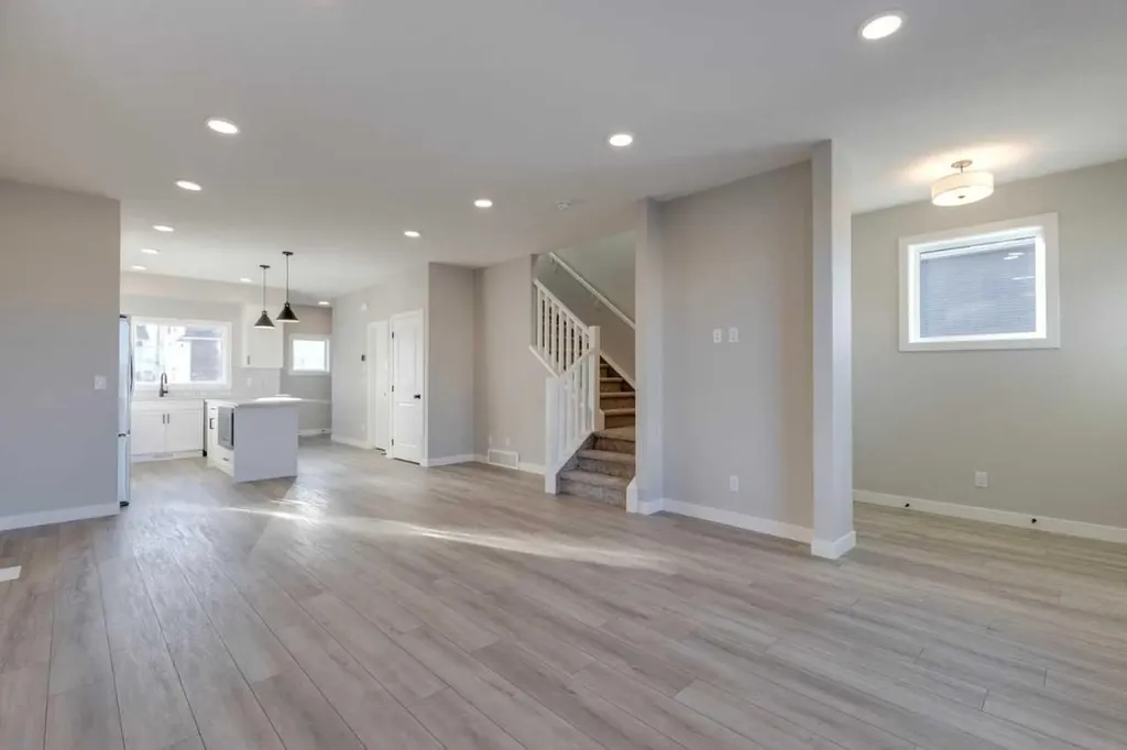 315 Fireside Drive Cochrane AB T4C 2L6