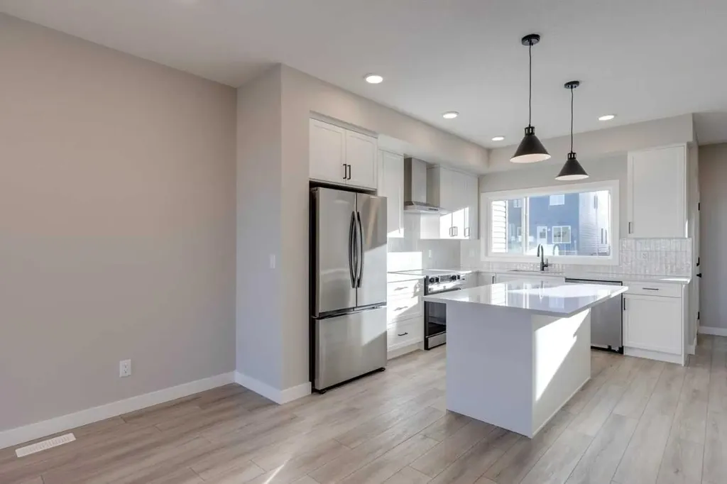 315 Fireside Drive Cochrane AB T4C 2L6