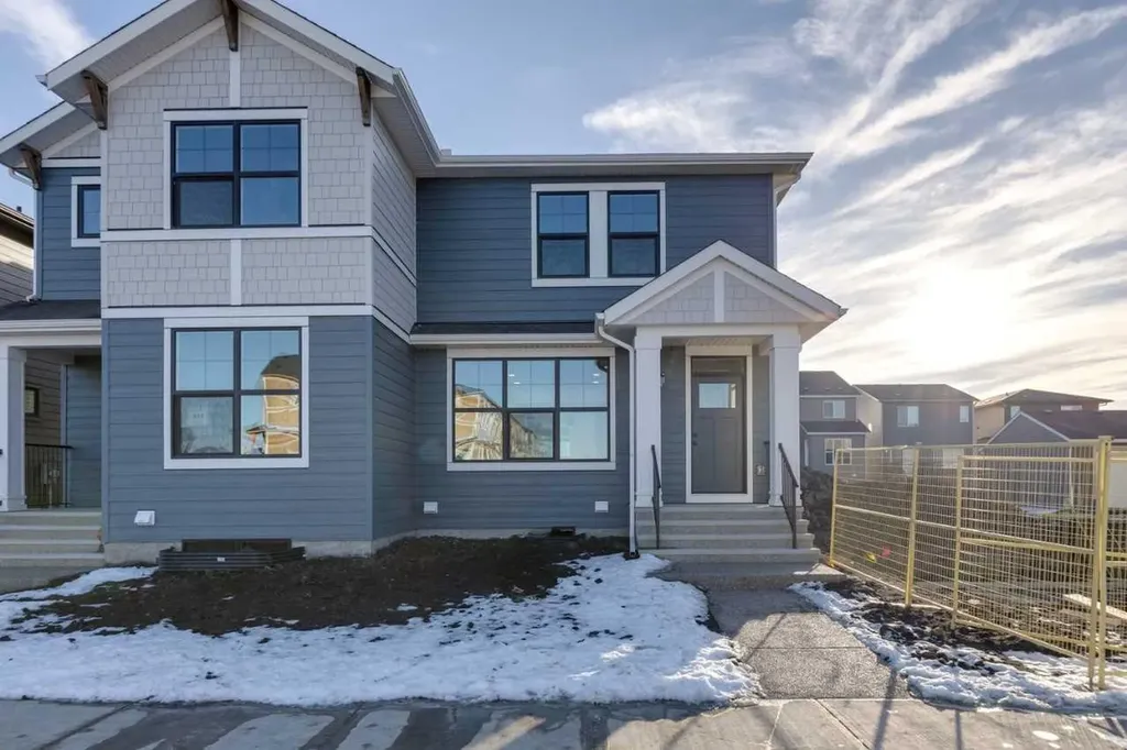 315 Fireside Drive Cochrane AB T4C 2L6