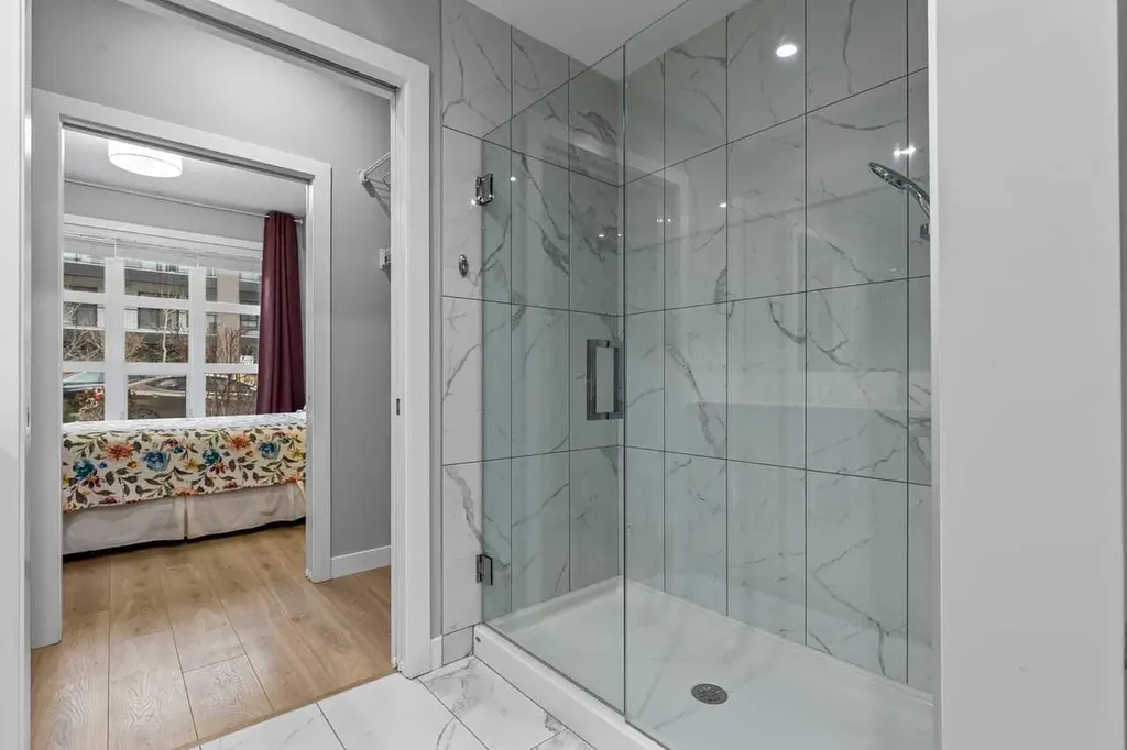 383 Smith Street NW Calgary AB T3B 6J9