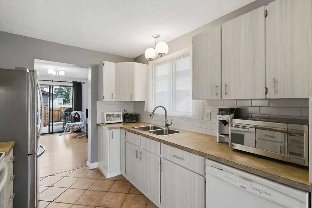 96 Abberfield Crescent NE Calgary AB T2A 6N6