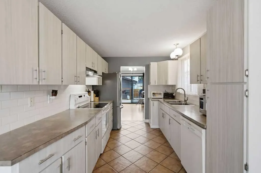 96 Abberfield Crescent NE Calgary AB T2A 6N6