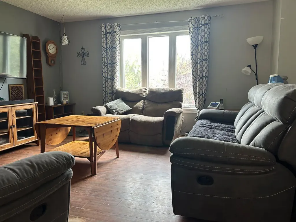44 Wildrose Crescent W Brooks AB T1R 0A4