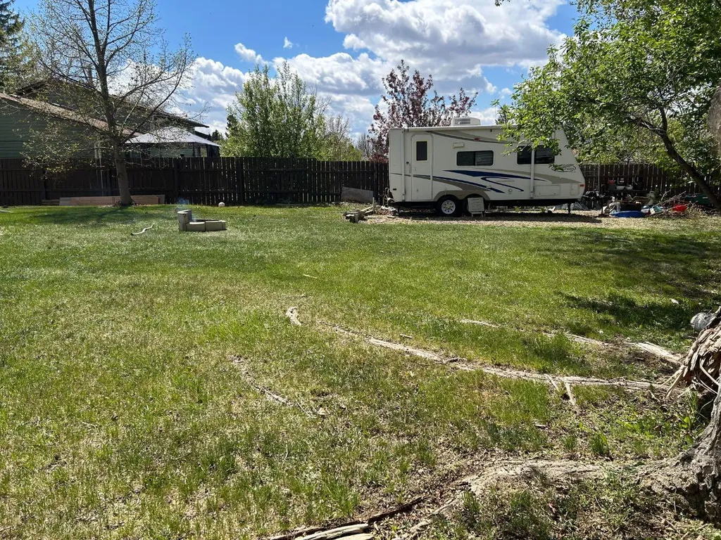 44 Wildrose Crescent W Brooks AB T1R 0A4
