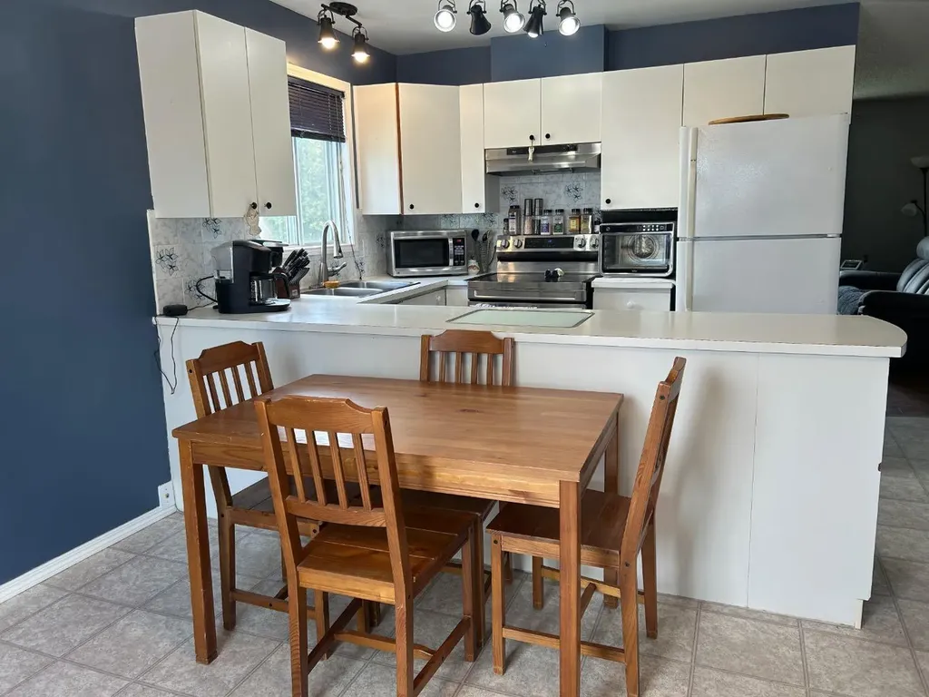 44 Wildrose Crescent W Brooks AB T1R 0A4