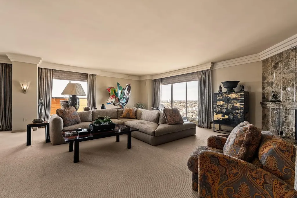 1100 8 Avenue SW Calgary AB T2P 3T9