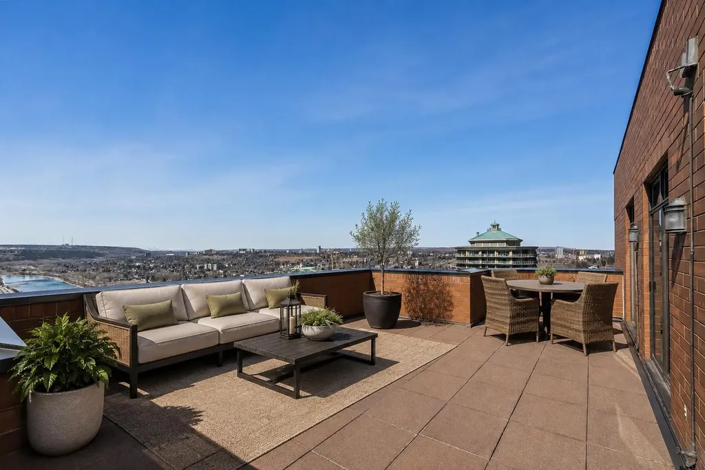 1100 8 Avenue SW Calgary AB T2P 3T9