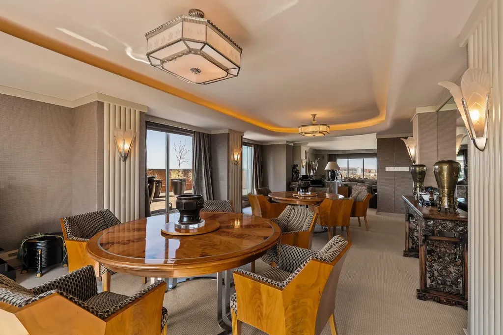 1100 8 Avenue SW Calgary AB T2P 3T9