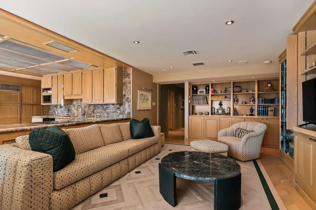 1100 8 Avenue SW Calgary AB T2P 3T9