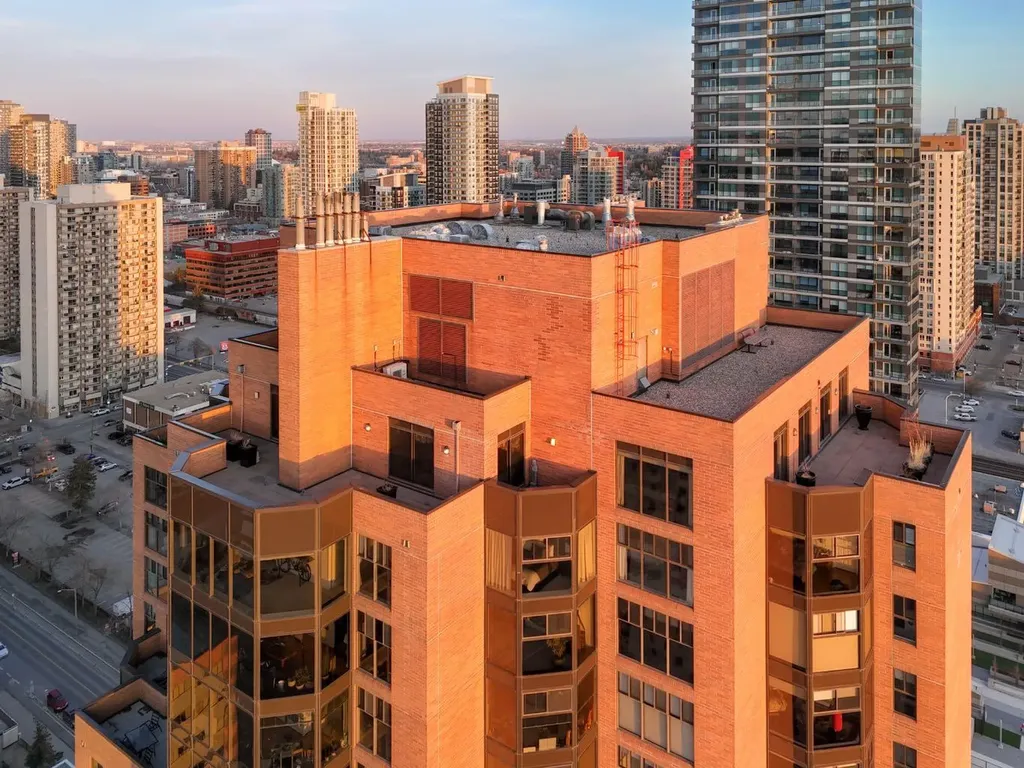 1100 8 Avenue SW Calgary AB T2P 3T9