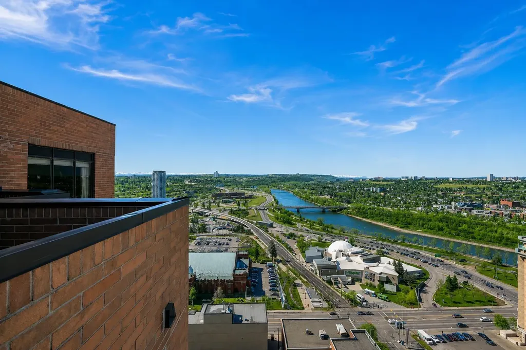 1100 8 Avenue SW Calgary AB T2P 3T9