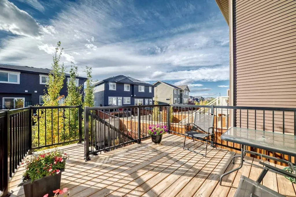 615 Kingsmere Way SE Airdrie AB T4A0X9