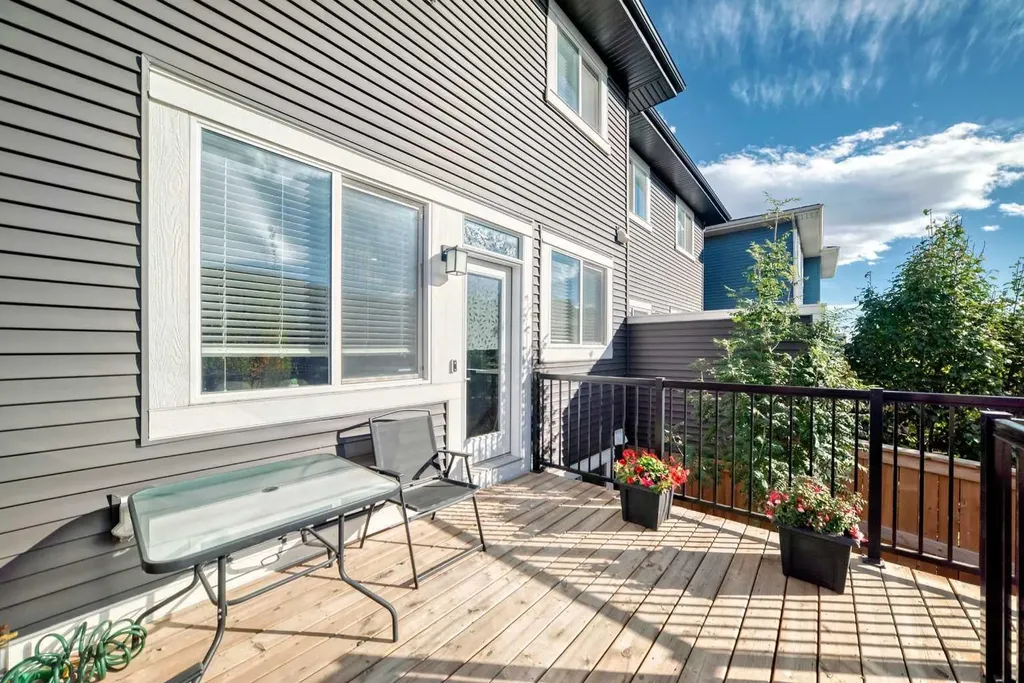 615 Kingsmere Way SE Airdrie AB T4A0X9