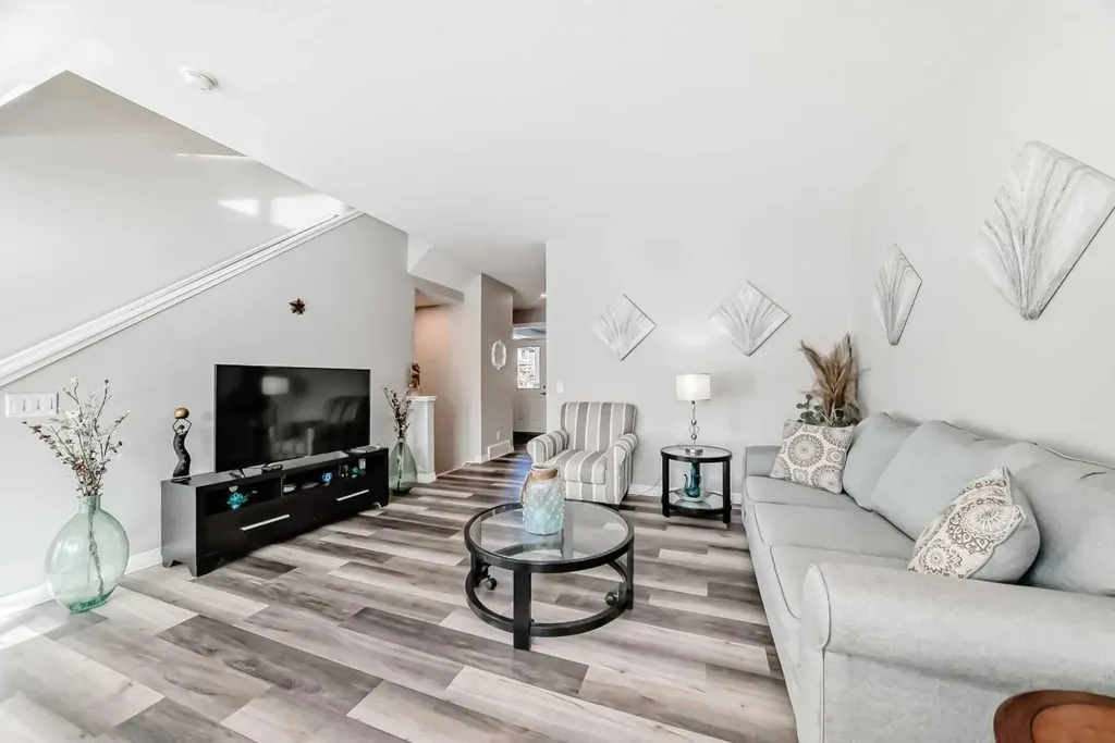 615 Kingsmere Way SE Airdrie AB T4A0X9