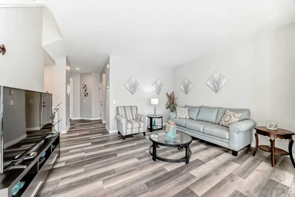 615 Kingsmere Way SE Airdrie AB T4A0X9