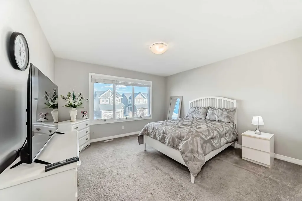 615 Kingsmere Way SE Airdrie AB T4A0X9