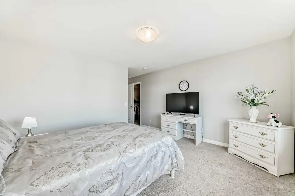 615 Kingsmere Way SE Airdrie AB T4A0X9