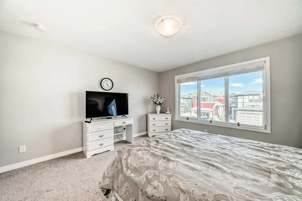 615 Kingsmere Way SE Airdrie AB T4A0X9